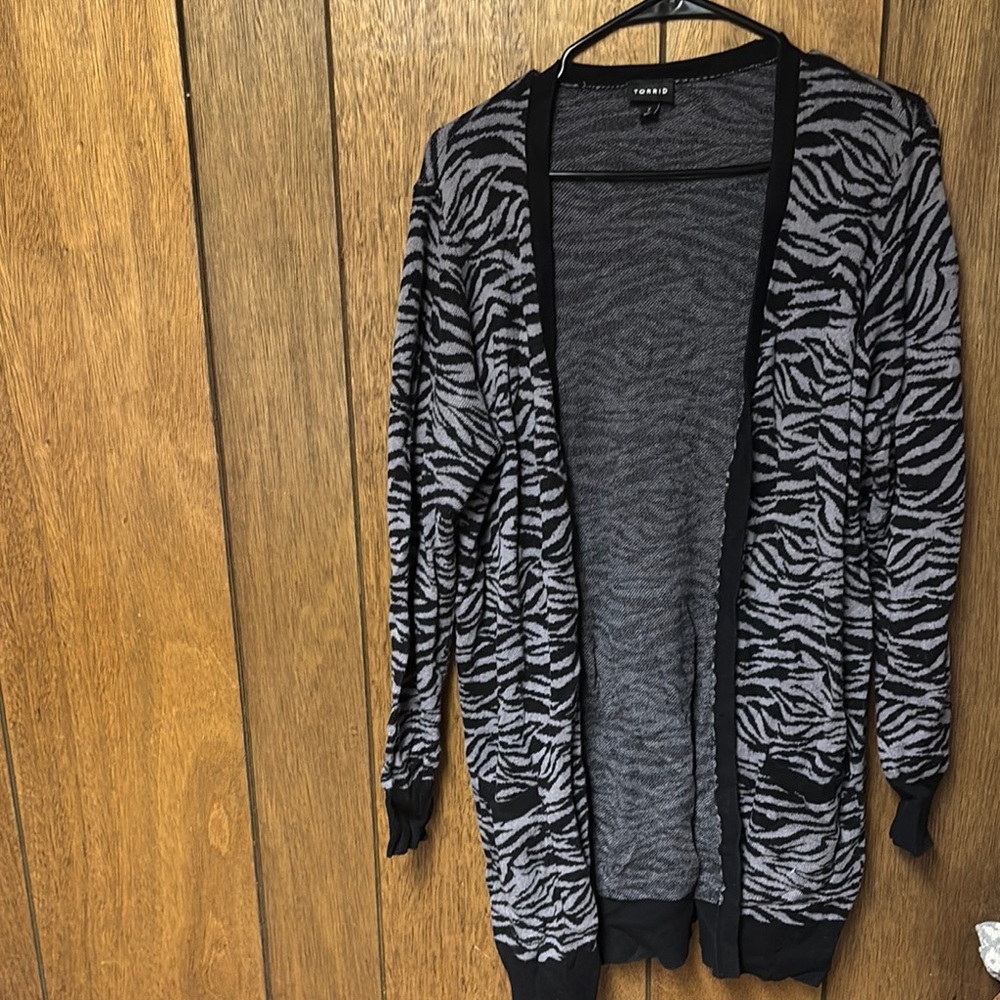 Torrid black/gray cardigan